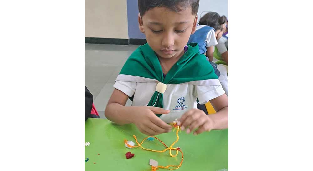 Rakhi making activity - Mont III