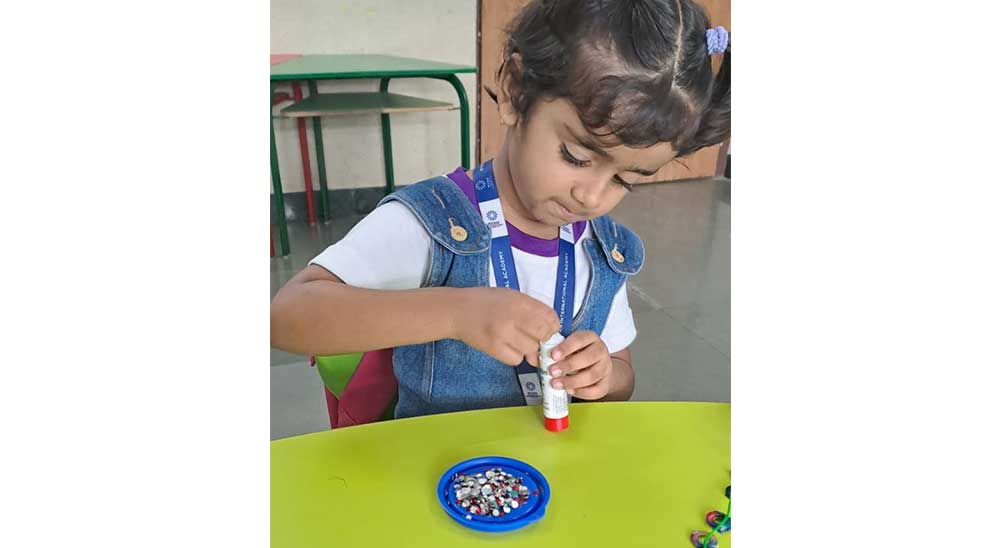 Rakhi making activity - Mont III