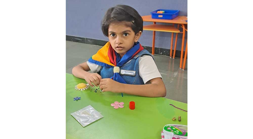 Rakhi making activity - Mont III