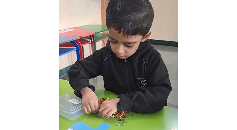 Rakhi making activity - Mont III