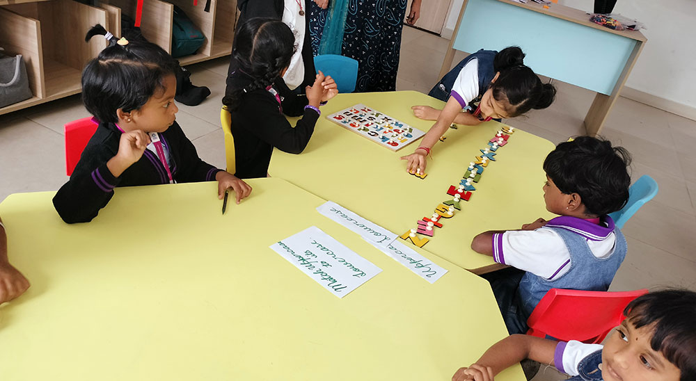 Matching and identifying upper and lower letters case letters