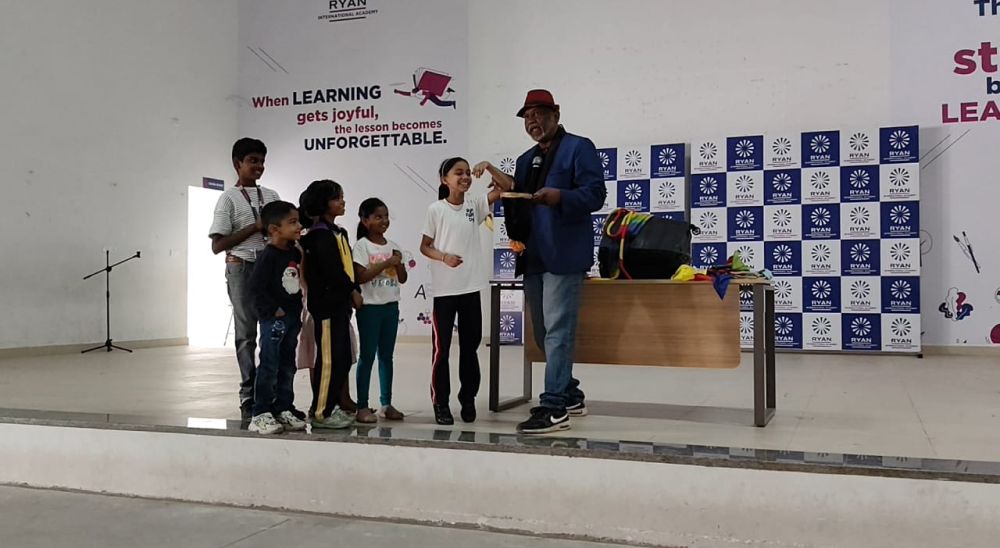 Kite Flying Competition - Mont to Grade VII